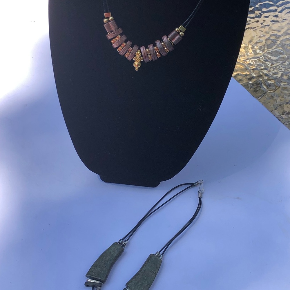 Green Stone Pendant Necklace Triba l& Brown with gold accents